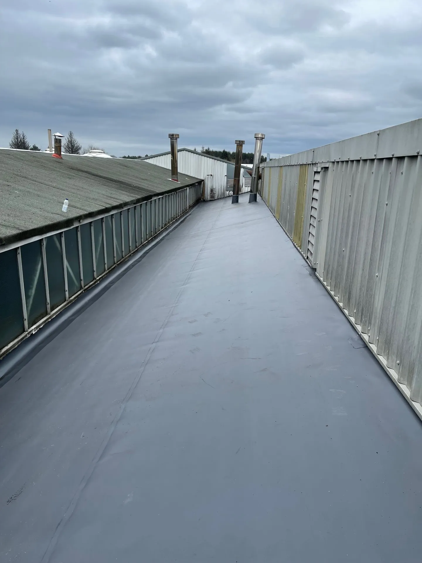 Commercial building with Sikaplan membrane roof