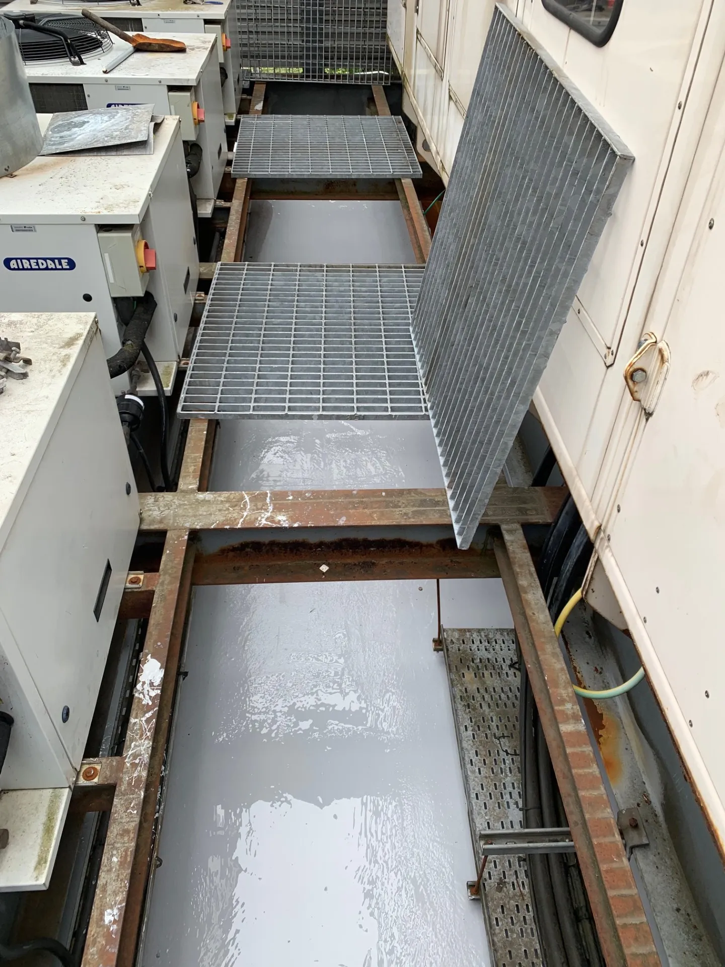 Liquid waterproofing in a confined internal area